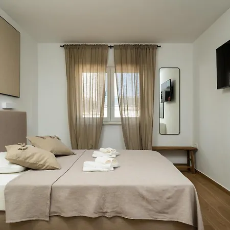 Ridollin Villa