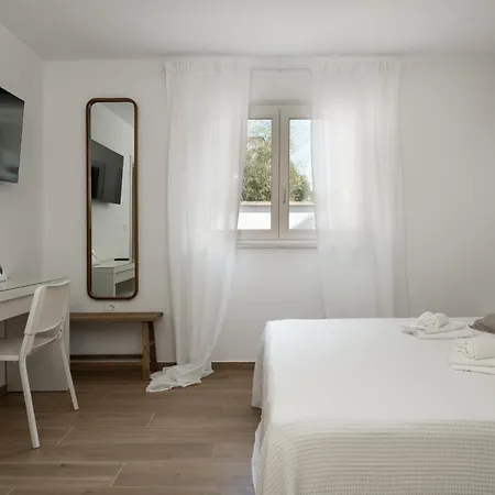 Ridollin Villa *